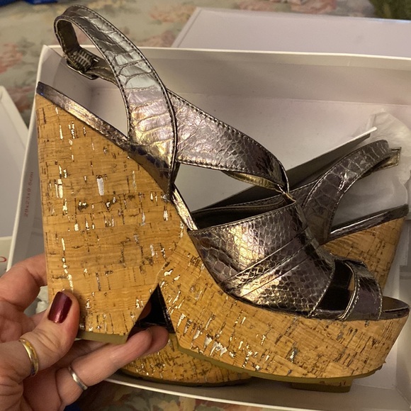 BCBGeneration wedge sandals - Picture 2 of 16